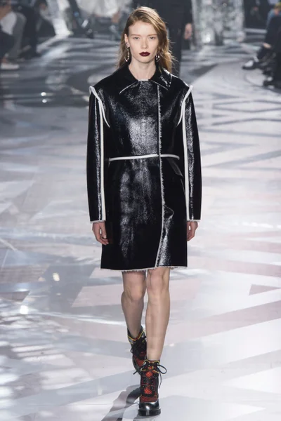 Look 36
